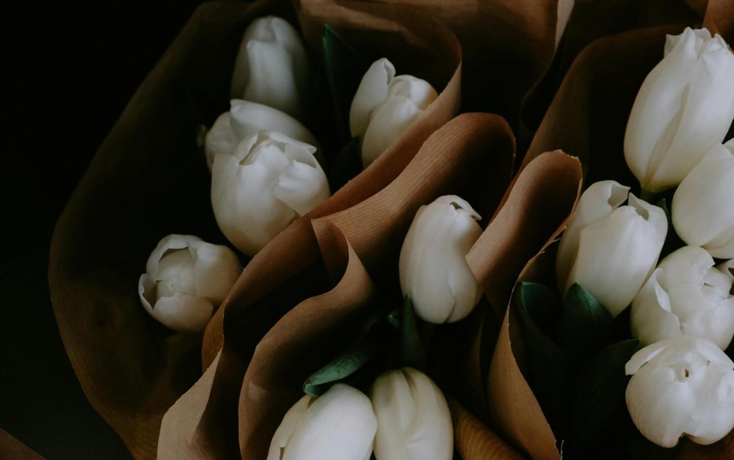 Процесс обучения флористике на практическом занятии в студии